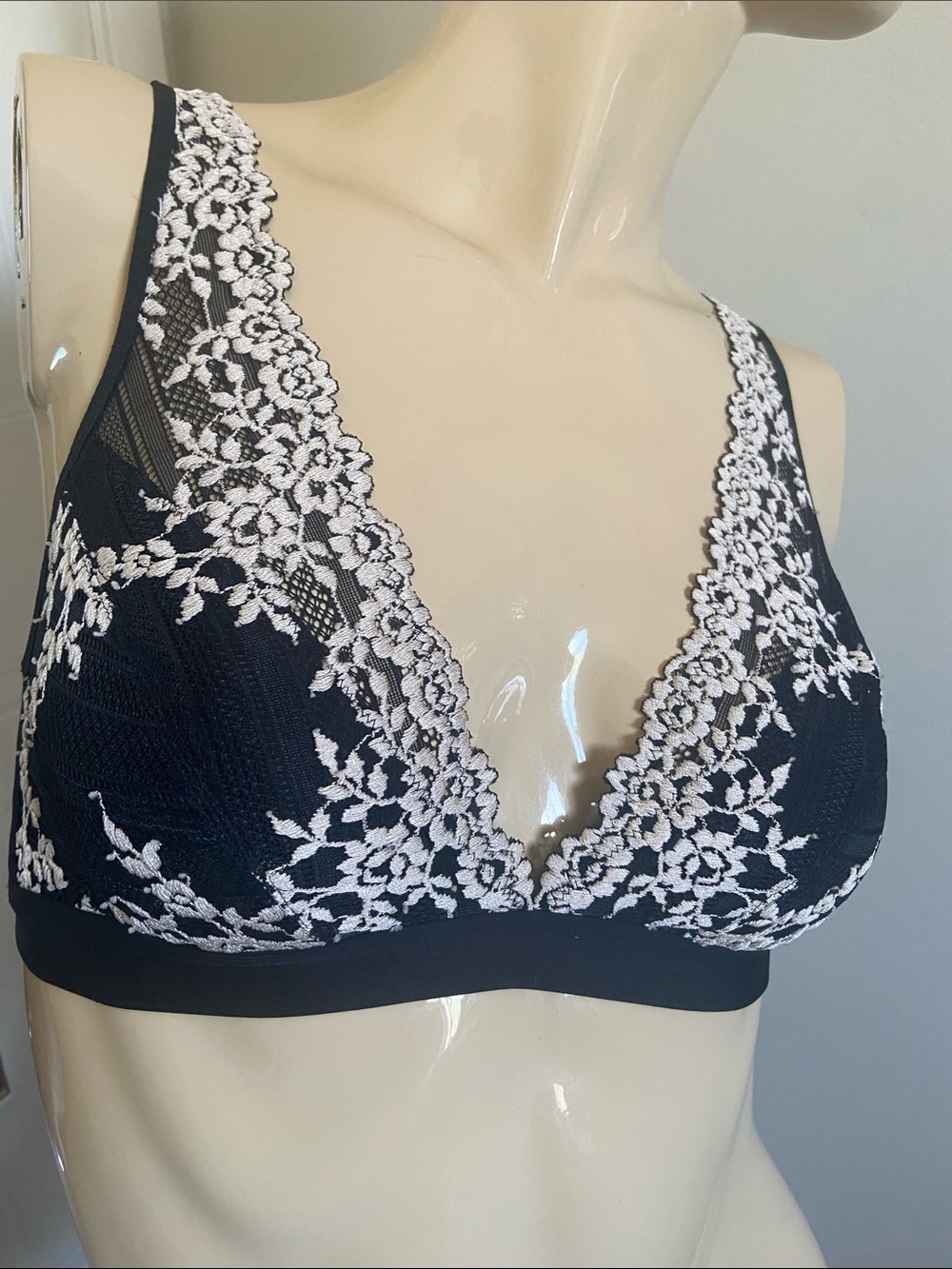 36 - Wacoal Lace-Trim Wireless Bralette - Black with White Floral Lace